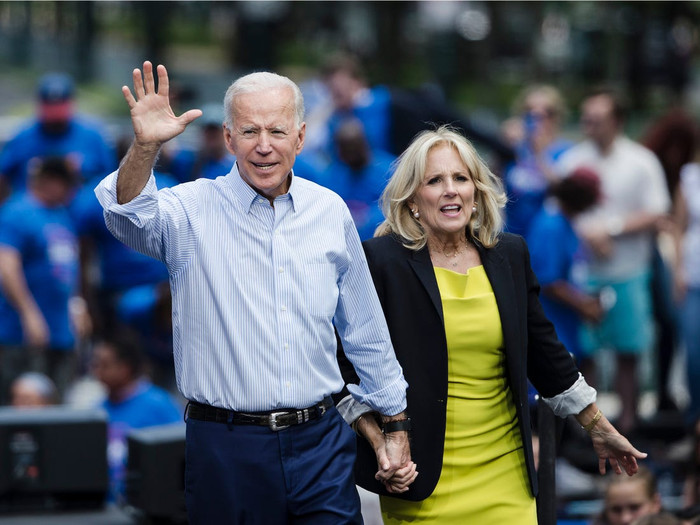 Ông Joe Biden từ trung lưu thành triệu phú như thế nào? Ảnh 5