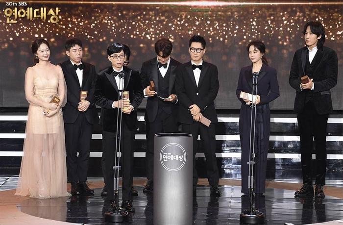 Kết quả 'SBS Entertainment Awards 2020': Kim Jong Kook thắng Daesang, Yoo Jae Suk 'Running Man' trắng tay Ảnh 43