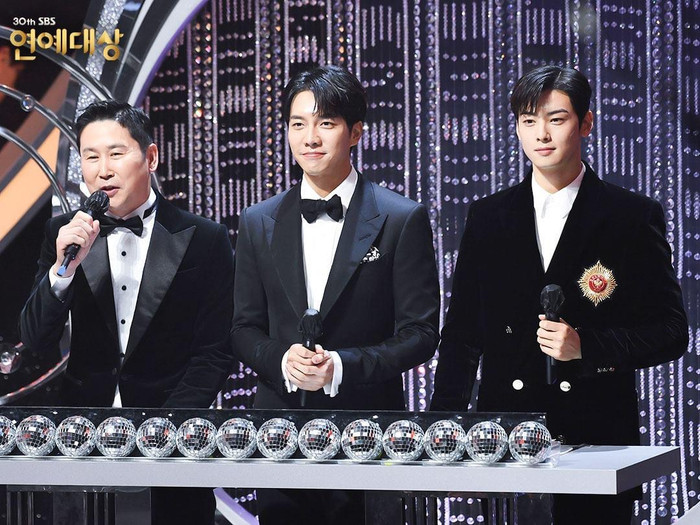 Kết quả 'SBS Entertainment Awards 2020': Kim Jong Kook thắng Daesang, Yoo Jae Suk 'Running Man' trắng tay Ảnh 5