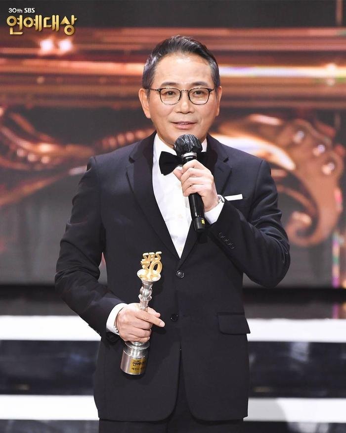 Kết quả 'SBS Entertainment Awards 2020': Kim Jong Kook thắng Daesang, Yoo Jae Suk 'Running Man' trắng tay Ảnh 41