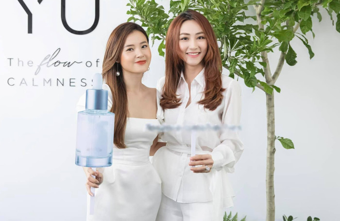Vừa qua Ngân Khánh và Midu đã có màn 'đọ sắc' cùng nhau tại một sự kiện