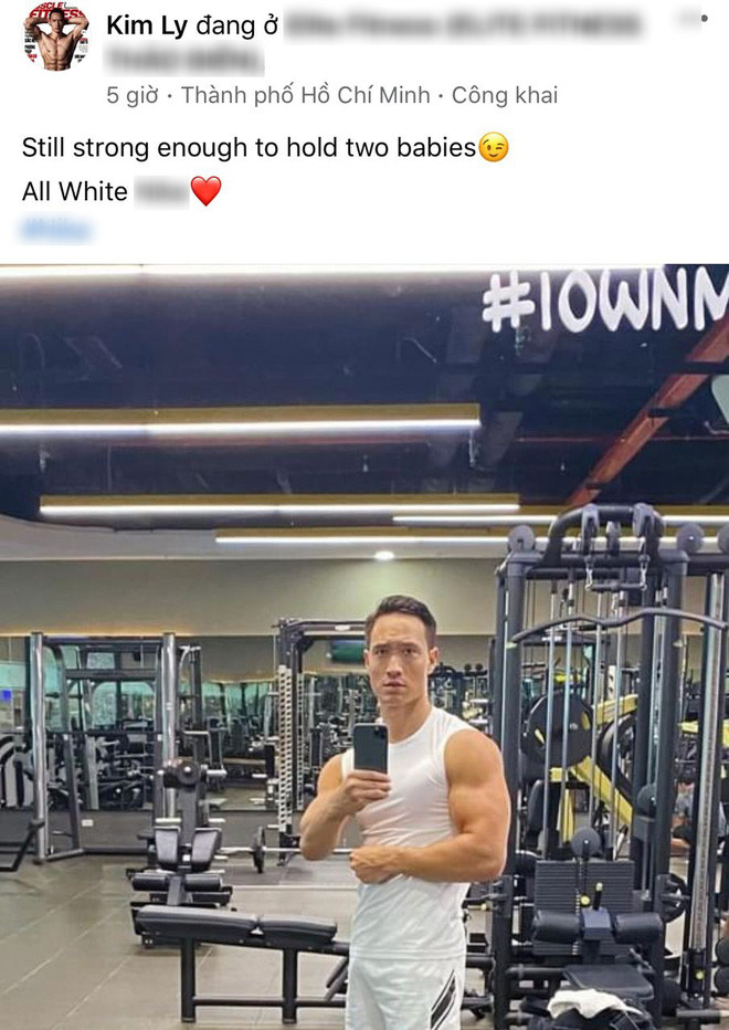 Từ khi có con, anh không còn chỉ tập luyện cho sức khỏe bản thân nữa mà còn chia sẻ: 'Tập để bế được hai bé trên tay'. 