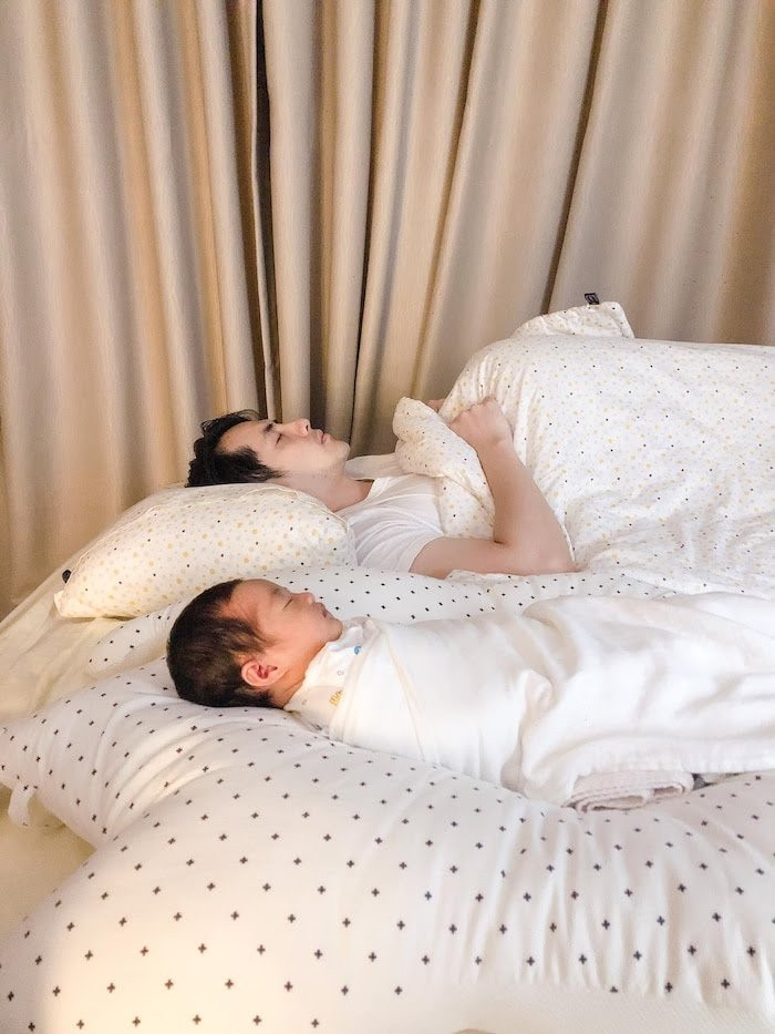 Nổi tiếng 'cuồng con' ngay khi bé Winnie chưa chào đời, Ông Cao Thắng cũng thường xuyên sẻ những khoảnh khắc đáng yêu cùng bé gái.