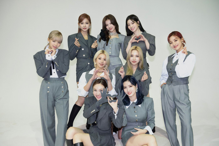 Twice để lại nhiều ấn tượng tại các BXH của Billboard tuần này.