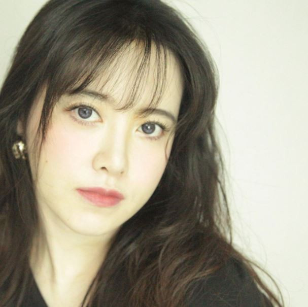 Goo Hye Sun cầm búa đập nát điện thoại: Bị ám 'lời nguyền Ahn Jae Hyun'? Ảnh 8