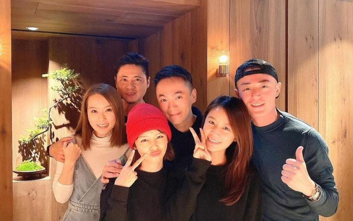 Không còn lục đục, vợ chồng Hoắc Kiến Hoa và Lâm Tâm Như âu yếm nhau đi ăn tối Ảnh 2