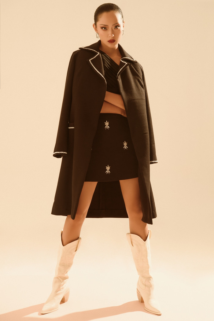 Những đôi boots cao bồi nhấn nhá cho cả tổng thể thêm sang chảnh và sành điệu hơn 