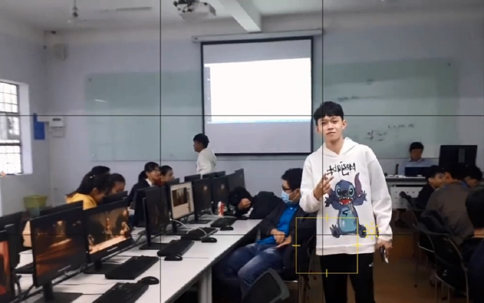 Đi học nhưng không quên nhiệm vụ, học trò quyết tâm cày view 'khủng' cho MV mới của ca sĩ Sơn Tùng Ảnh 2