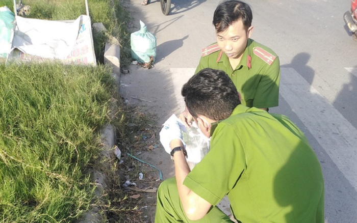 Đang ngồi uống cà phê, nam thanh niên bất ngờ bị nhóm đối tượng cầm mã tấu xông đến chém trọng thương Ảnh 2