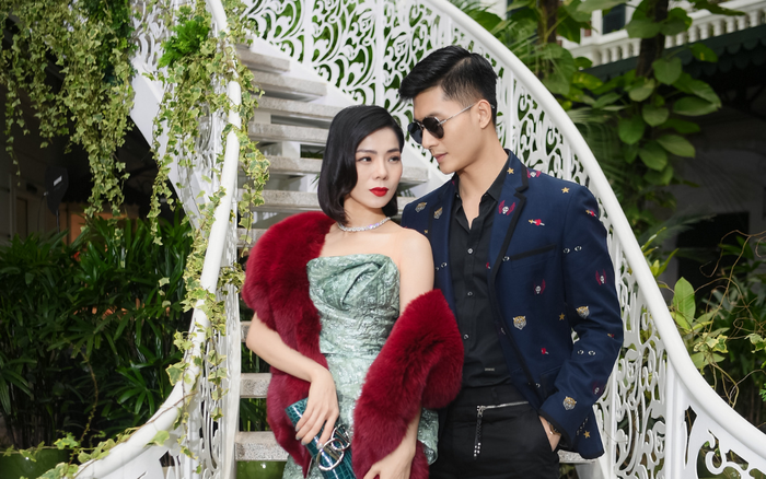 Lệ Quyên mặc váy mong manh, âu yếm tình tin đồn giữa trời rét 13 độ Ảnh 2