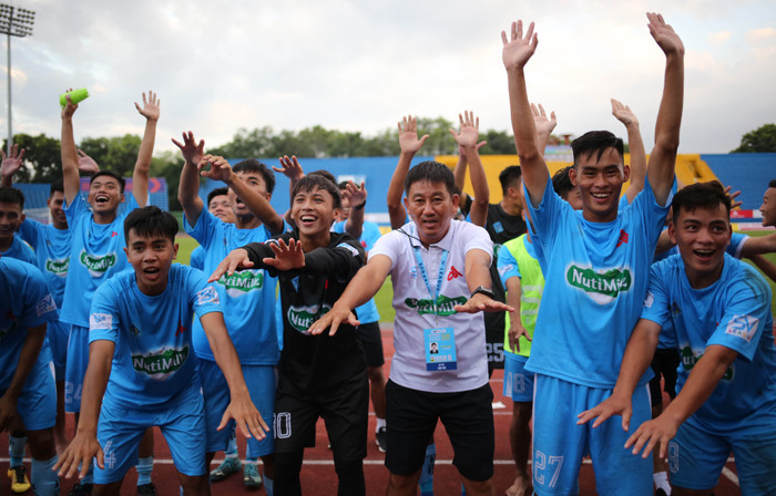 Đại học Cần Thơ vào chung kết SV-League là một hành trình ghi nhận sự nỗ lực của cả tập thể, cũng như sự quan tâm rất chu đáo của bầu Hải.