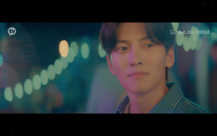 'Lovestruck in the City' tập 1: Ji Chang Wook yêu Kim Ji Won ngay từ cái nhìn đầu tiên Ảnh 31