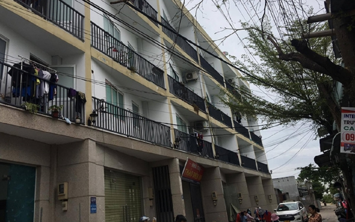 Nam sinh viên năm cuối tử vong trong phòng trọ trong tư thế treo cổ, trên miệng có dán băng dính Ảnh 2