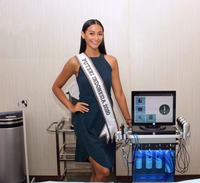 Đối thủ Khánh Vân bị nghi kéo cằm, gọt xương quai hàm, nhuộm da để chinh chiến Miss Universe 2020 Ảnh 9