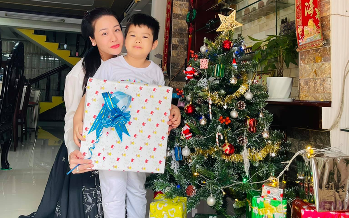 Nhật Kim Anh về Cần Thơ thăm con trai dịp Noel: 'Con là nguồn sống của mẹ' Ảnh 2