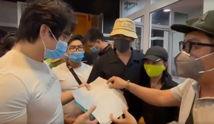 Gymer Duy Nguyễn trước đó gây bức xúc dư luận vì có những phát ngôn gây phản cảm đến cố nghệ sĩ Chí Tài. 