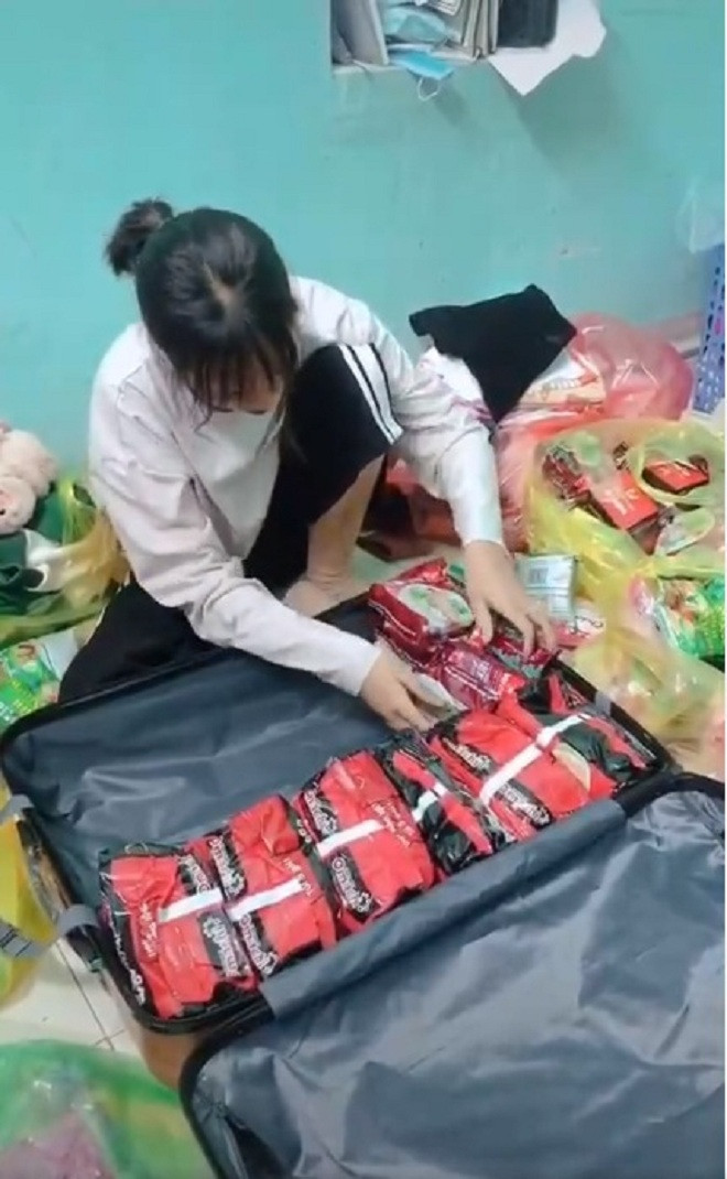 Mì tôm luôn là một trong những món ăn quen thuộc của gia đình Việt. Ảnh chụp màn hình