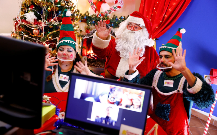 Giáng sinh 2020, ông già Noel thực hiện sứ mệnh phát quà bằng hình thức online Ảnh 2