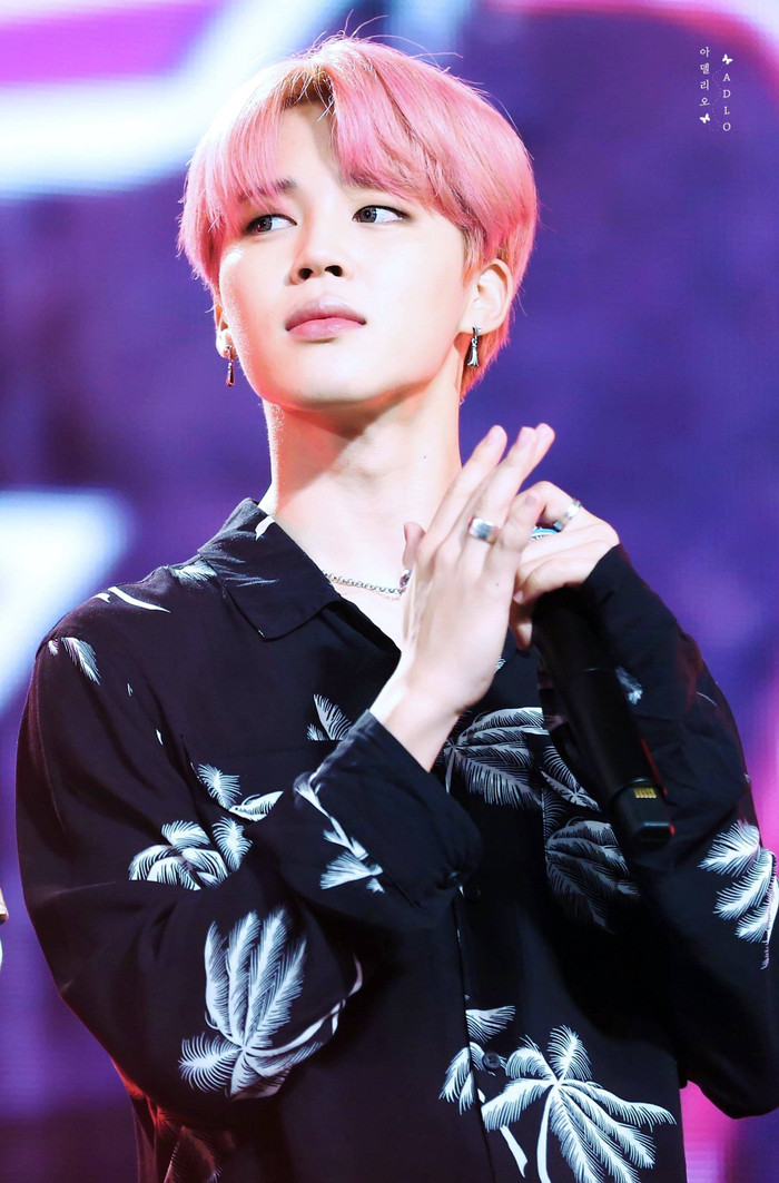 Jimin (BTS) tặng fan và gửi lời chúc Giáng sinh an lành Ảnh 4