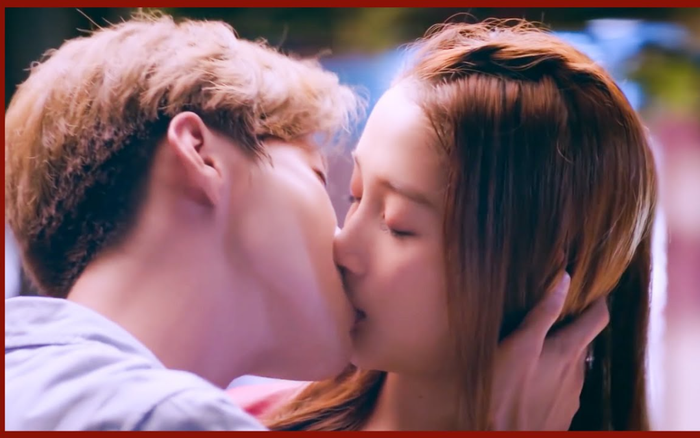 Mới là tin đồn nhưng 'Quan Hiểu Đồng - Lộc Hàm chia tay' đã chễm chệ trên NO.1 hotsearch Weibo Ảnh 2