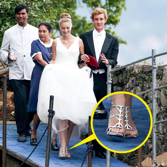 10 đôi giày cao gót huyền thoại trong đám cưới Hoàng gia và Hollywood Ảnh 9