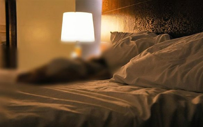 Tưởng con ngủ mơ vì gào khóc lúc nửa đêm, mẹ bị dọa sợ tới mặt cắt không còn giọt máu khi đẩy cửa vào xem Ảnh 2