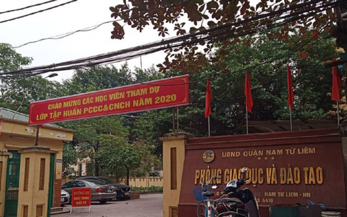 Nghi lộ đề thi, 3.000 học sinh Hà Nội đột ngột dừng làm bài Ảnh 2