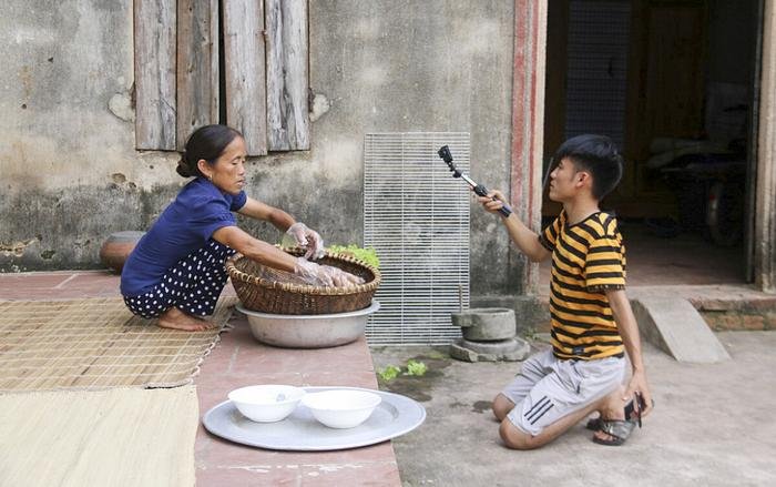 Bà Tân Vlog được dân mạng chỉ cách tăng view sau quãng thời gian sa sút Ảnh 1