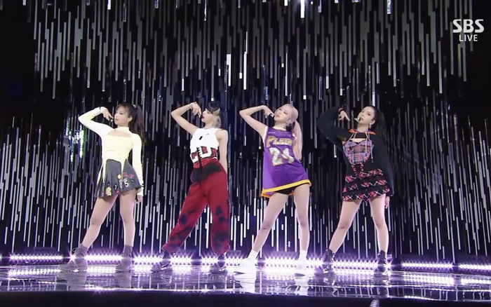 Sân khấu 'Pretty Savage' của BlackPink mang về 100 triệu lượt view Ảnh 2