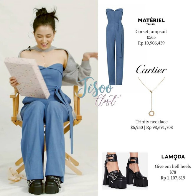 Thật trùng hợp làm sao khi visual nhóm BlackPink cũng diện kiểu áo jumpsuit tương tực khi phỏng vấn với tạp chí Elle Korea vừa qua 