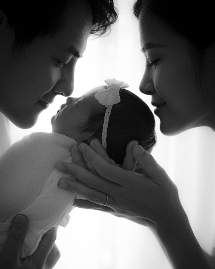 Mọi hình ảnh, chia sẻ về con gái cưng của cặp đôi 'Nhi - Thắng' đều nhận lượng tương tác 'khủng'.