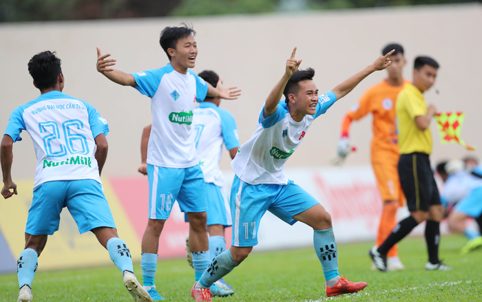 Sân chơi sinh viên của bầu Đức, bầu Thắng, bầu Hải ấn tượng nhất năm 2020 Ảnh 2