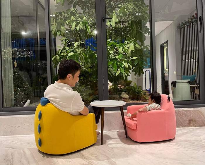 Khoảnh khắc đáng yêu của Cường Đô La và con gái