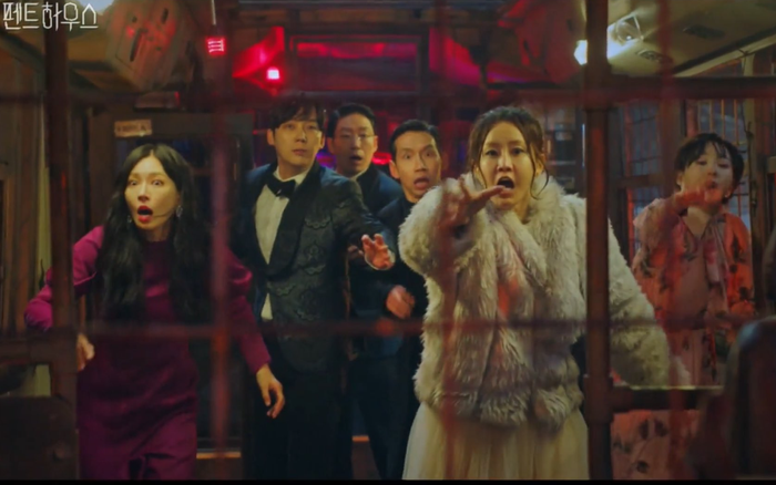 Rating phim 'Penthouse' giảm nhẹ ở tập 18 được xếp hạng 19+ Ảnh 2