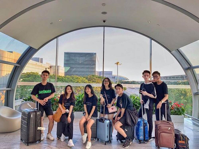 Hội bạn thân 7 người của Thiện Khiêm dạo gần đây cũng gây ấn tượng mạnh với cư dân mạng thông qua thành tích học tập tương đối “khủng”