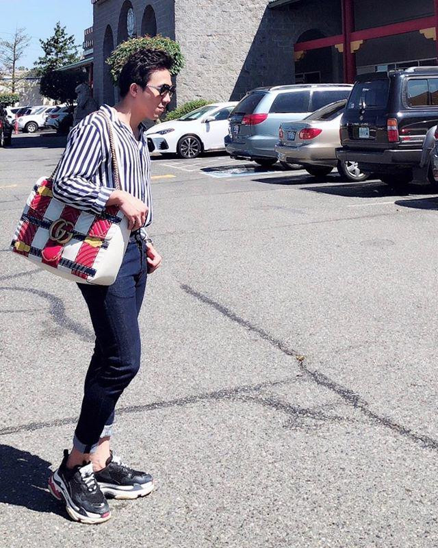 Rất nhiều lần nam nghệ sĩ bị chỉ trích vì sở thích ăn mặc.