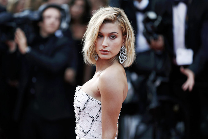 Bí quyết chăm sóc da của Hailey Bieber trong thời gian tự cách ly COVID-19 Ảnh 2