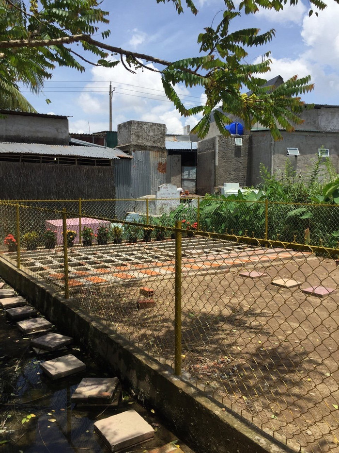 Người đàn ông 72 tuổi mỗi ngày chạy xe hơn 20 km để an táng xác thai nhi Ảnh 5