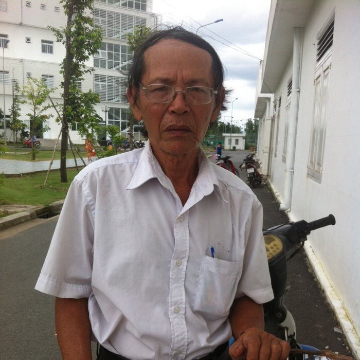 Người đàn ông 72 tuổi mỗi ngày chạy xe hơn 20 km để an táng xác thai nhi Ảnh 4