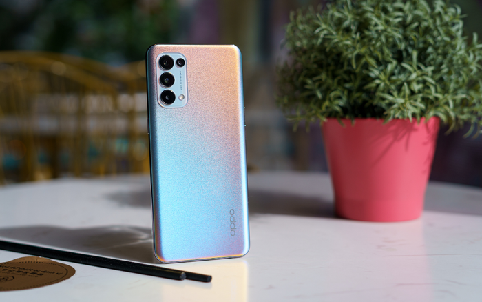 Mở hộp 'tân binh' smartphone tầm trung OPPO Reno5 ở Việt Nam Ảnh 2