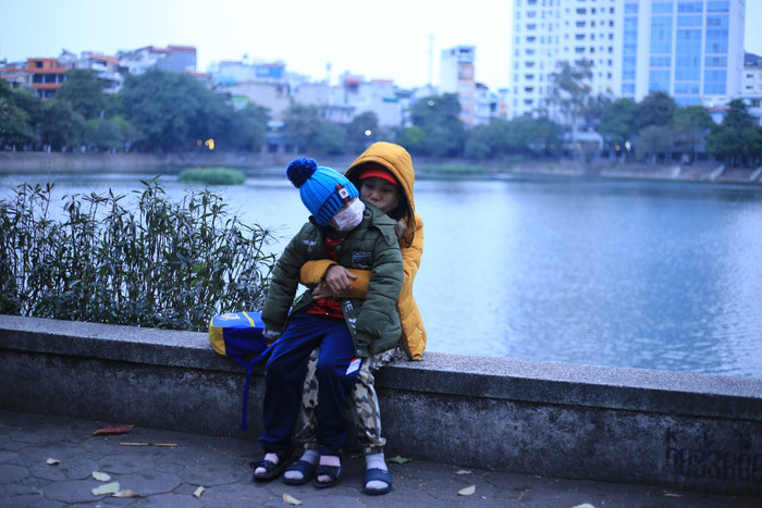 Tại khu vực Hà Nội ghi nhận trời rét đậm, rét hại với nhiệt độ thấp nhất phổ biến từ 6-9 độ.
