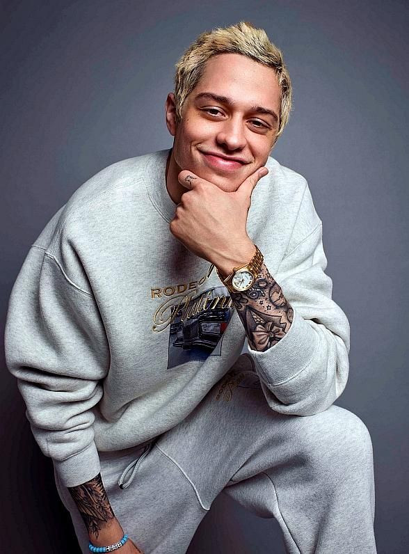 Ariana Grande đính hôn với Dalton Gomez: Pete Davidson cảm thấy bị tổn thương? Ảnh 7