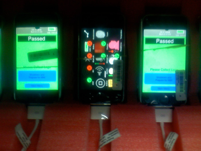 Được biết, những hình ảnh hiếm hoi lần này được Bob Burrough chia sẻ. Theo Apple Insider, những hình ảnh được chụp vào mùa xuân năm 2007 này có thể đã được chụp lai bên trong nhà máy Foxconn. Ảnh: Apple Insider