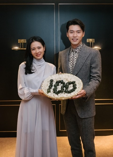 Nhìn lại những khoảnh khắc ngọt ngào của Son Ye Jin - Hyun Bin Ảnh 24