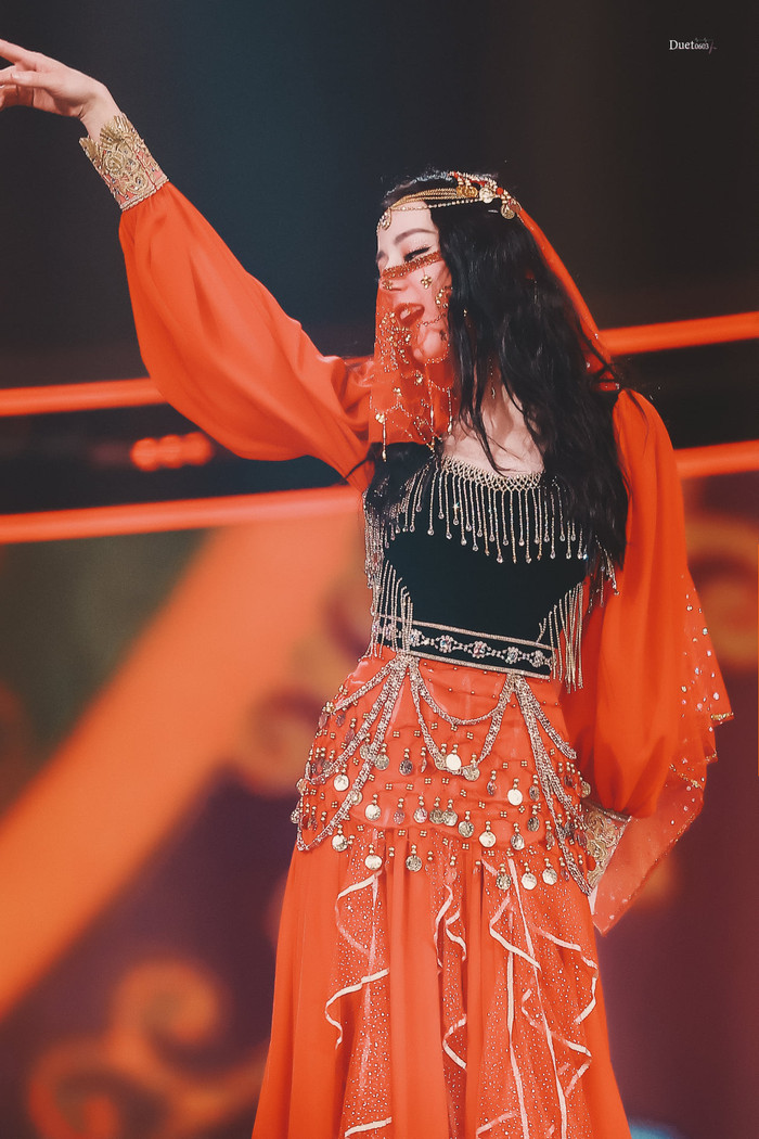 Nữ diễn viên tỏa sáng tại sân khấu trở thành mỹ nhân  đẹp nhất tại Đêm hội mừng năm mới ở Đài Đông Phương vừa qua