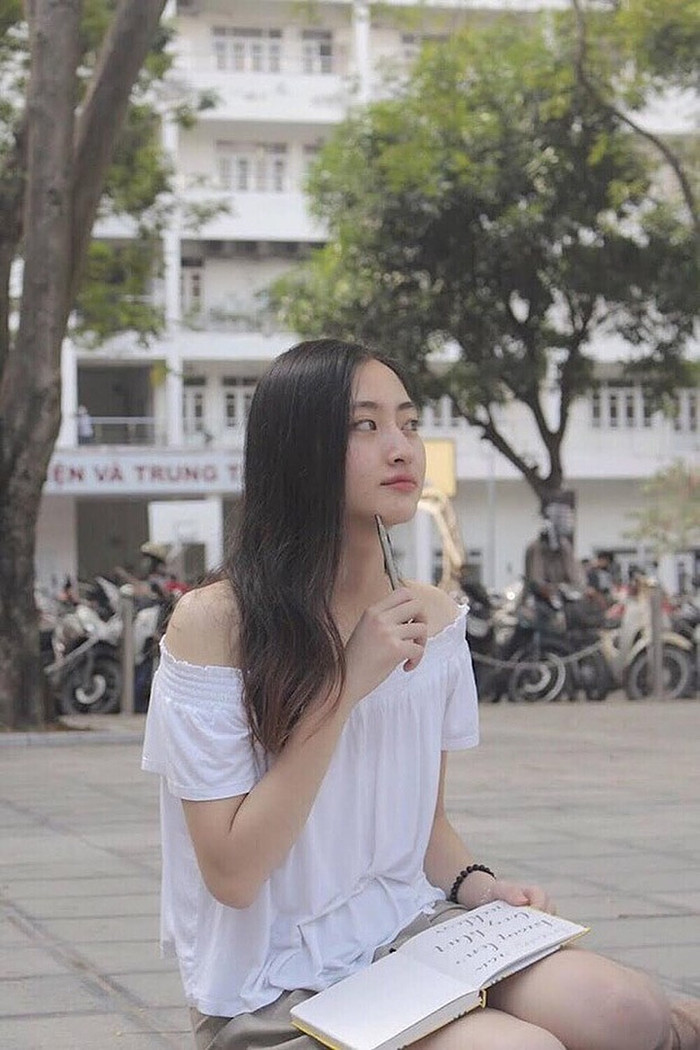 Hoa hậu Lương Thùy Linh khoe ảnh mặt mộc thời đi học khiến dân tình 'đứng ngồi không yên' Ảnh 6