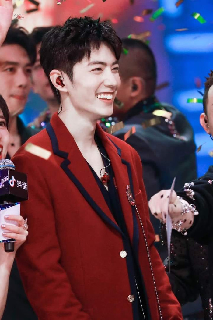 Thực hư chuyện Tiêu Chiến bị antifan chiếu tia laser lên mặt và gần mắt Ảnh 4