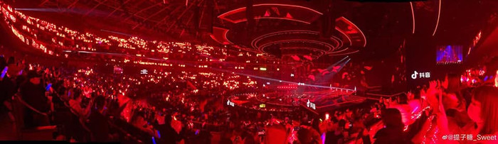 Thực hư chuyện Tiêu Chiến bị antifan chiếu tia laser lên mặt và gần mắt Ảnh 3