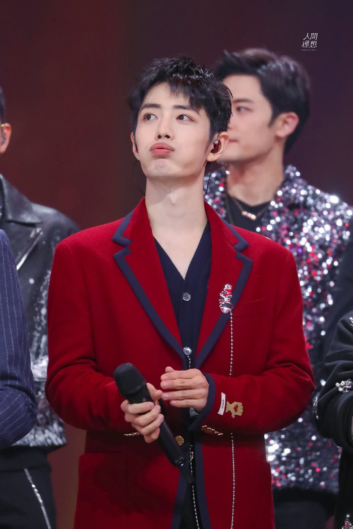 Dân tình 'bấn loạn' trước hình ảnh chụp chung của Tiêu Chiến - Dương Tử Ảnh 8