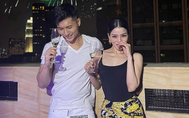 Khoảnh khắc đón năm mới của cả hai thu hút sự quan tâm của khán giả